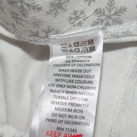 Isaac Mizrahi Snowflake Leggings - Picture 6 of 6